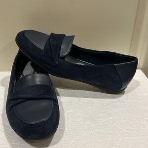 Baretraps juliya slip on loafers faux leather/suede memory foam insole size 9